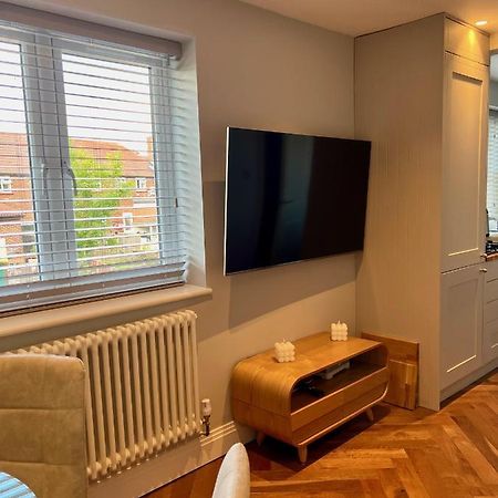 A Luxury 2 Bedroom Apartment Barnet Eksteriør bilde