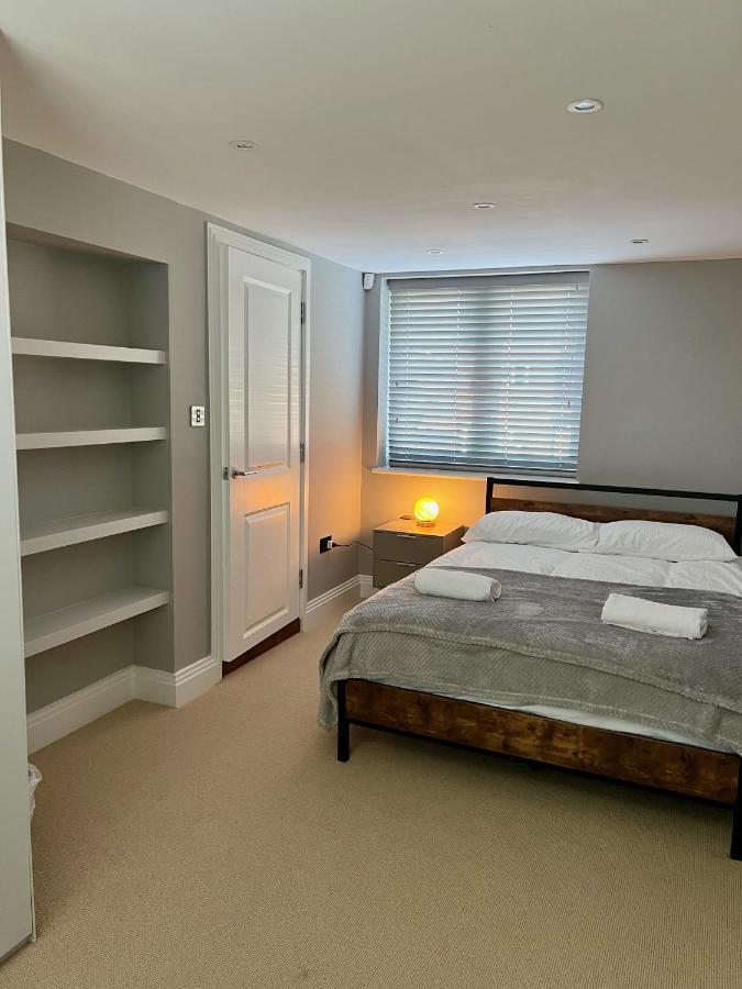 A Luxury 2 Bedroom Apartment Barnet Eksteriør bilde